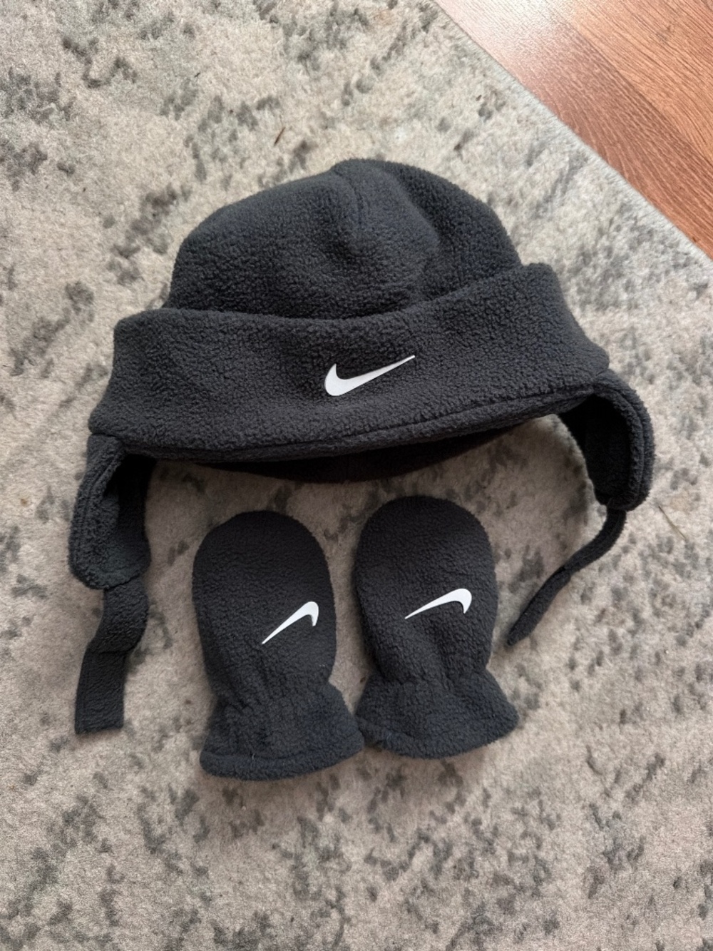 Infant Nike fleece hat and mittens